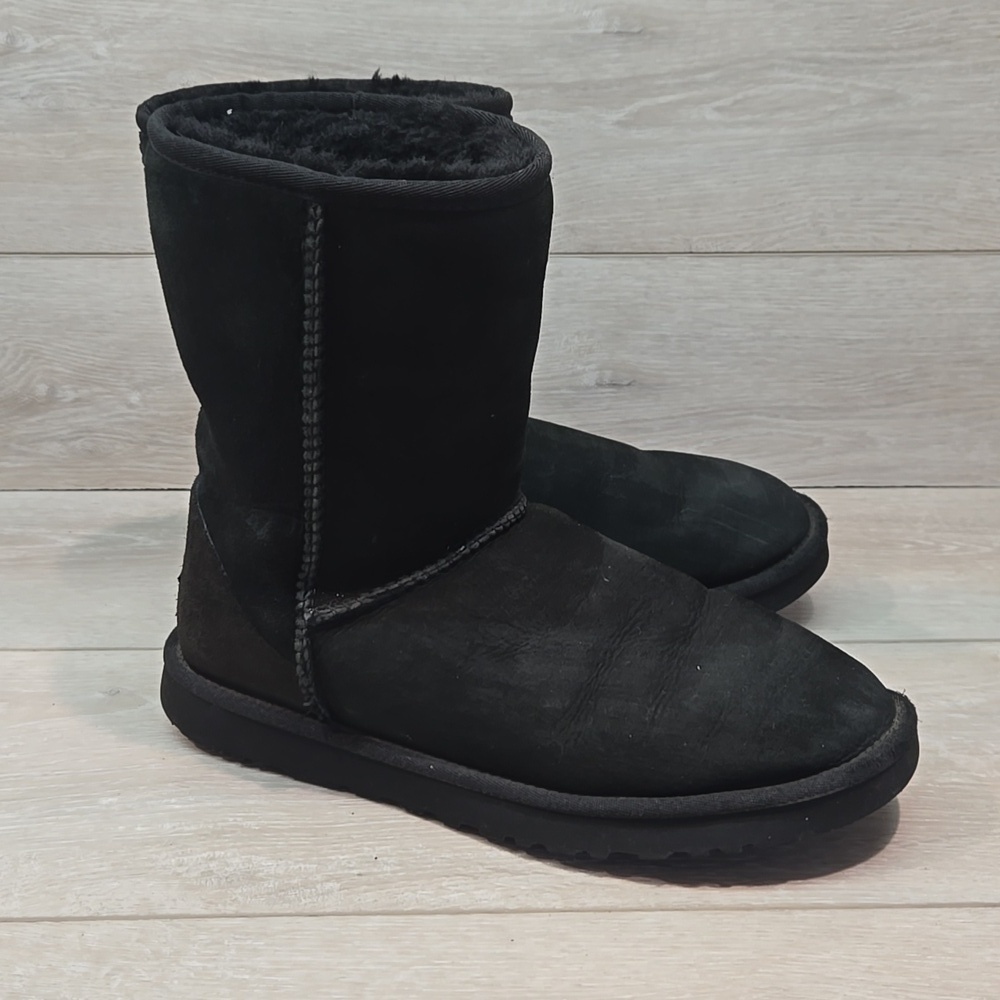 UGG Australia 5825 Classic Black Winter Boots Insulated Line Leather Shoes Sz 9